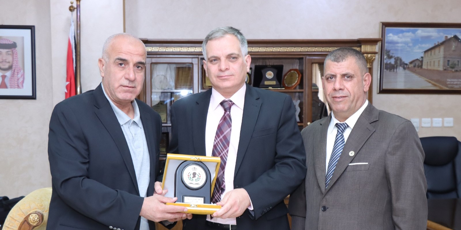  جامعة الحسين بن طلال تكرّم الدكتور مأمون حبيب الله لفوزه بجائزة الشارقة لأفضل أطروحة دكتوراه